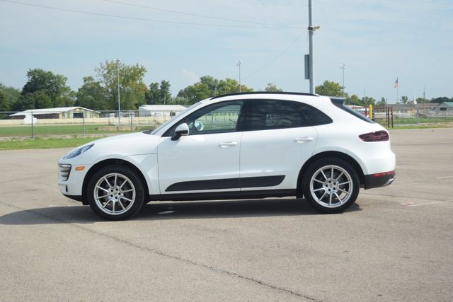 Used 2018 Porsche Macan AWD/4WD image 27