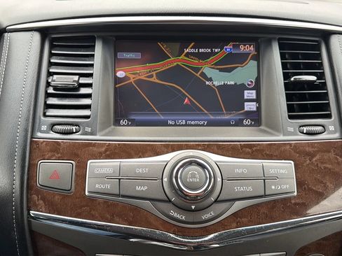 Used 2017 INFINITI QX80 4WD w/ Driver Assistance Package image 18