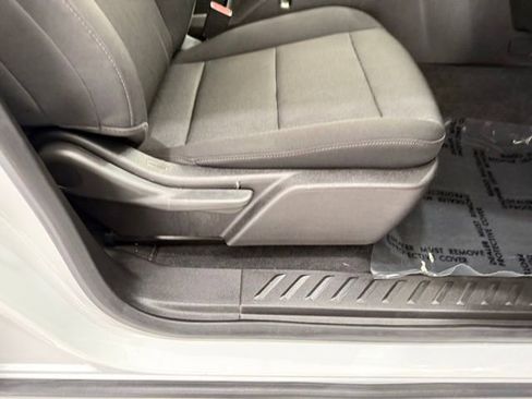 Used 2024 Chevrolet Colorado W/T image 19