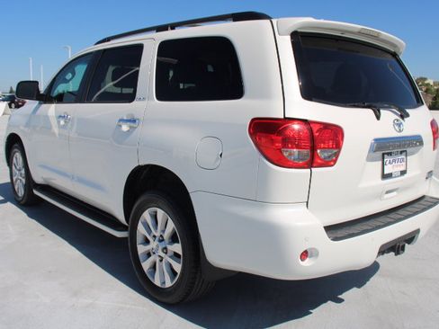 Used 2017 Toyota Sequoia Platinum RWD image 6