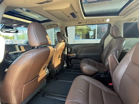 Used 2020 Toyota Sienna Limited Premium AWD/4WD image 10