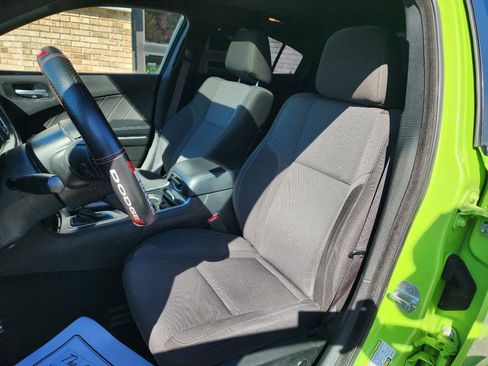 Used 2019 Dodge Charger SXT image 14