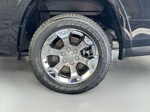 New 2026 RAM 1500 4x4 Crew Cab image 31