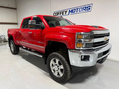 Used 2019 Chevrolet Silverado 2500 LTZ image 8