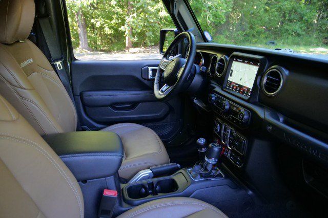Used 2021 Jeep Wrangler Unlimited Rubicon AWD/4WD image 36