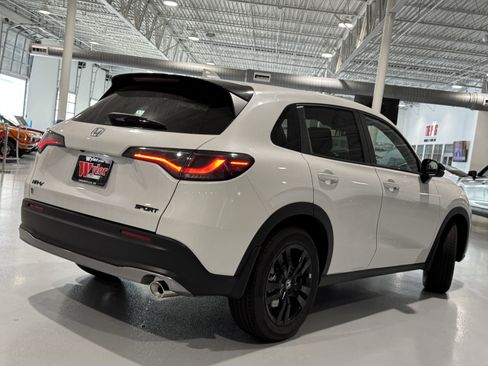 New 2026 Honda HR-V Sport image 4