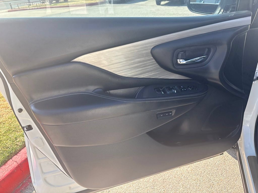 Used 2017 Nissan Murano SL w/ SL Technology Package AWD/4WD image 10