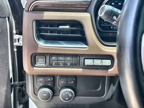 Used 2023 Chevrolet Tahoe High Country w/ LPO, Illumination Package AWD/4WD image 17