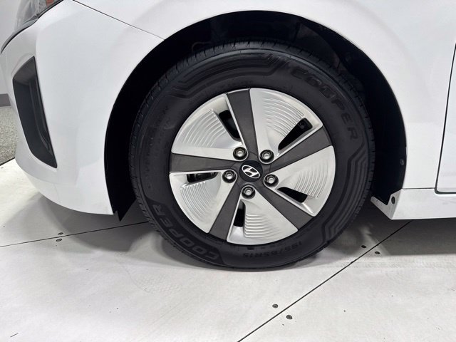Used 2020 Hyundai Ioniq Blue FWD image 5