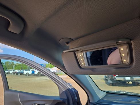 Used 2024 Chevrolet Equinox LT image 36