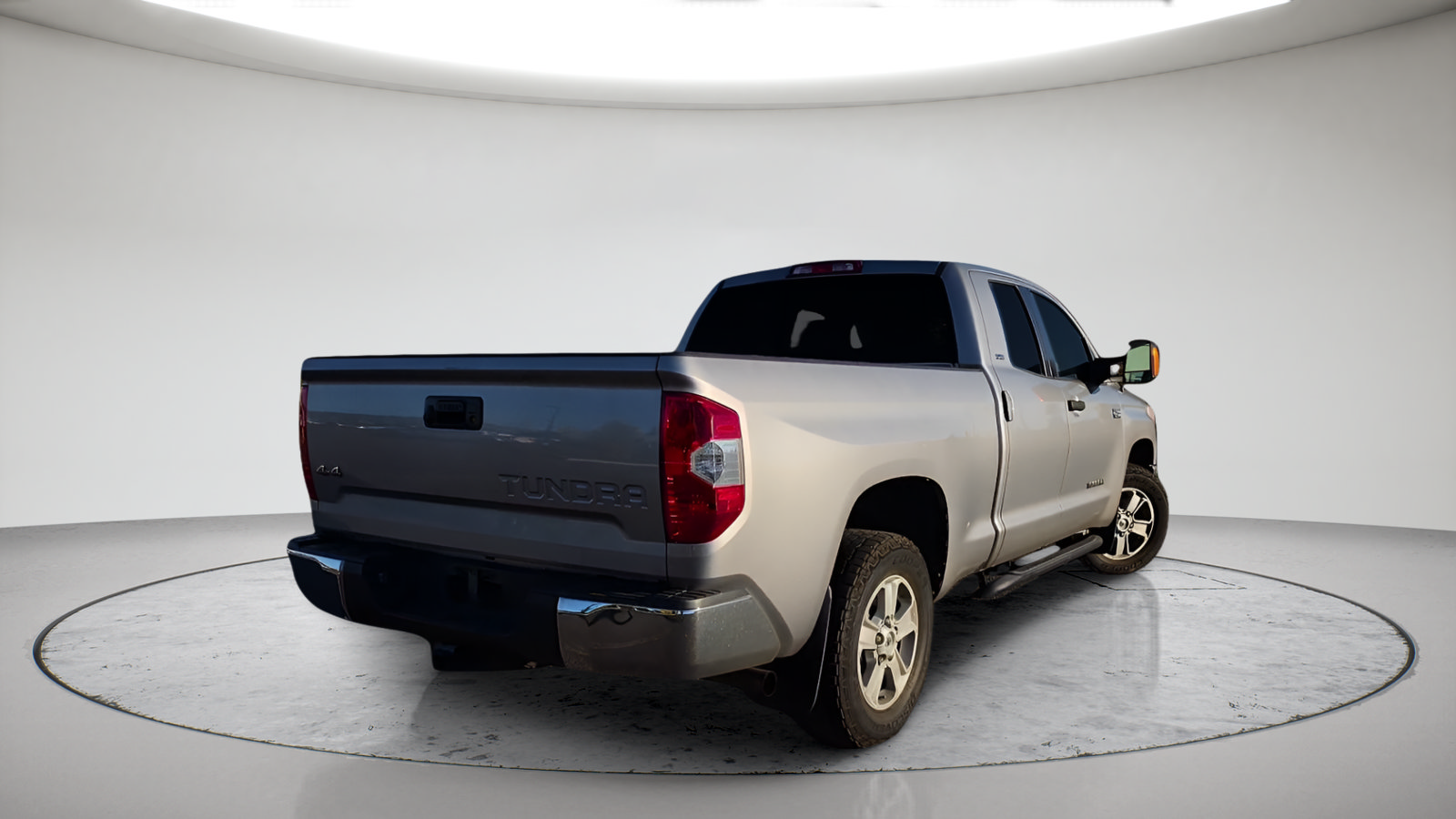 Used 2015 Toyota Tundra SR5 w/ SR5 Upgrade Package AWD/4WD image 7