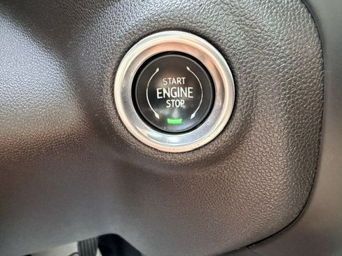 Used 2019 GMC Sierra 1500 SLT w/ SLT Premium Plus Package AWD/4WD image 31