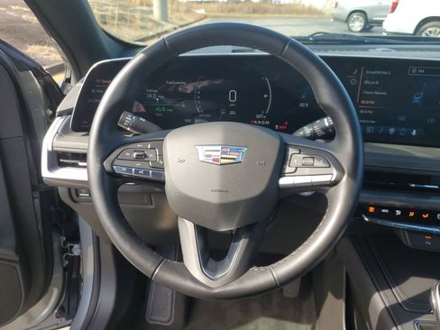 Used 2025 Cadillac XT4 Premium Luxury image 19