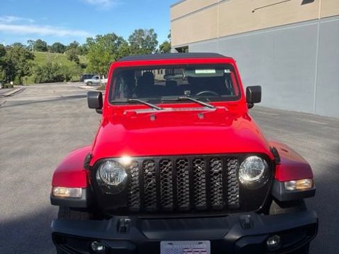 Used 2021 Jeep Gladiator Sport AWD/4WD image 7