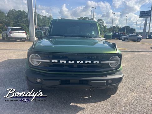 Used 2025 Ford Bronco Outer Banks AWD/4WD image 2