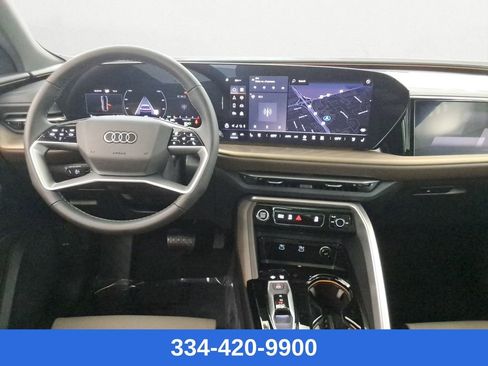 New 2025 Audi Q5 Prestige image 9