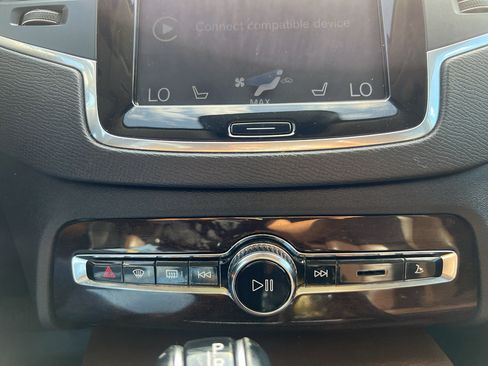 Used 2019 Volvo XC90 T6 Momentum AWD/4WD image 19