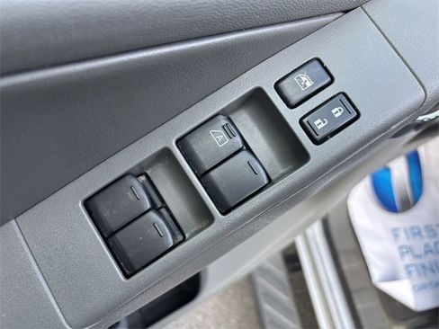 Used 2012 Nissan Frontier SL w/ Moonroof Pkg image 15