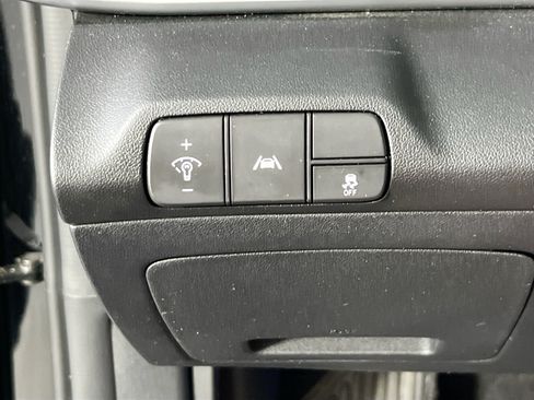 Used 2023 Hyundai Elantra SEL w/ Convenience Package FWD image 10