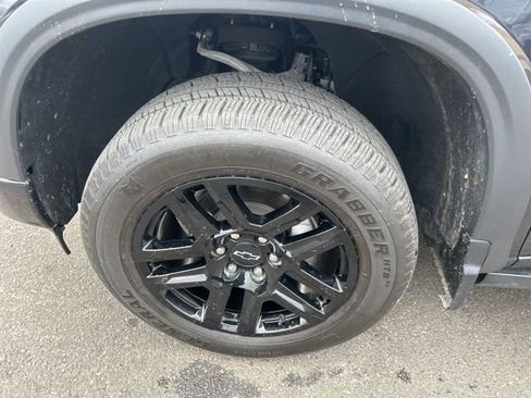 Used 2023 Chevrolet Silverado 1500 Custom w/ LPO, Dark Essentials Package image 9