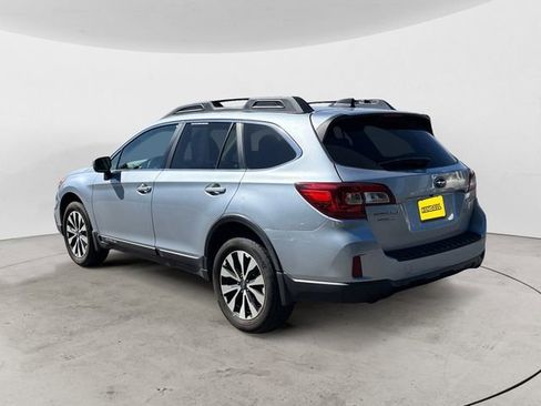 Used 2016 Subaru Outback 2.5i Limited AWD/4WD image 3