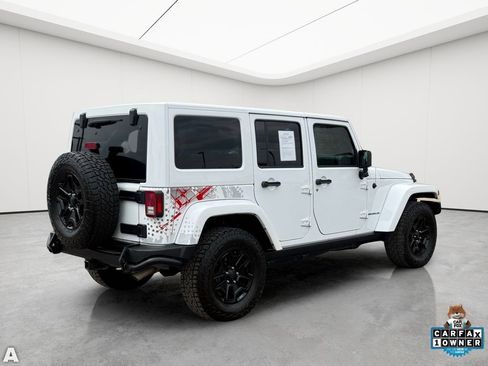 Used 2016 Jeep Wrangler Unlimited Sahara image 7