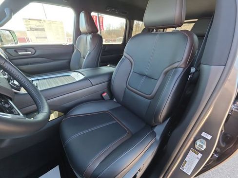 New 2026 Nissan Armada SL w/ Captain's Chari Seat Package AWD/4WD image 11