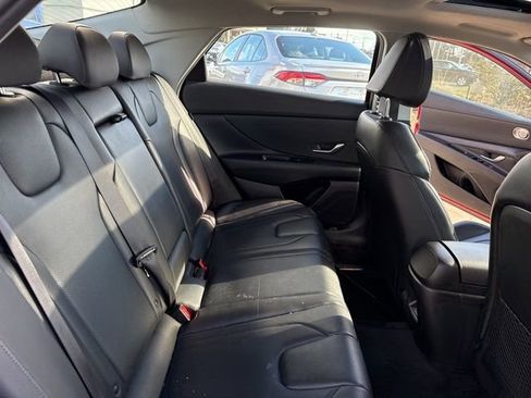 Used 2024 Hyundai Elantra Limited image 30