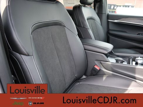 New 2026 Jeep Grand Cherokee L 4WD image 31