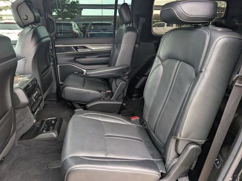 Used 2022 Jeep Wagoneer Series III image 26