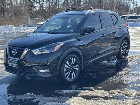 Used 2020 Nissan Kicks SR w/ SR Premium Package image 8