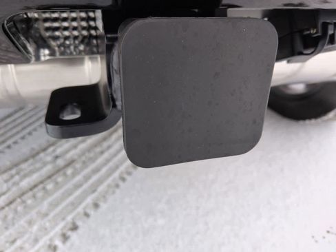 New 2026 Land Rover Defender 110 X-Dynamic SE image 36