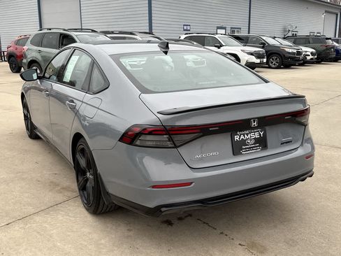 Used 2023 Honda Accord Sport image 4