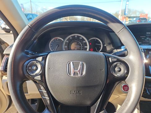 Used 2017 Honda Accord EX-L image 19