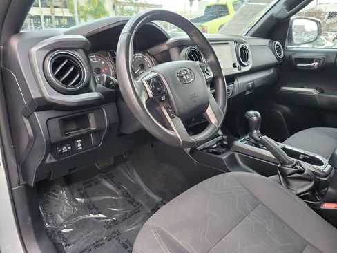 Used 2016 Toyota Tacoma TRD Sport w/ Towing Package image 15