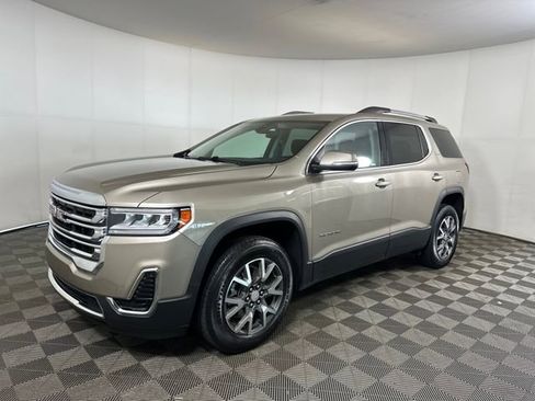 Used 2023 GMC Acadia SLE w/ Driver Convenience Package image 7