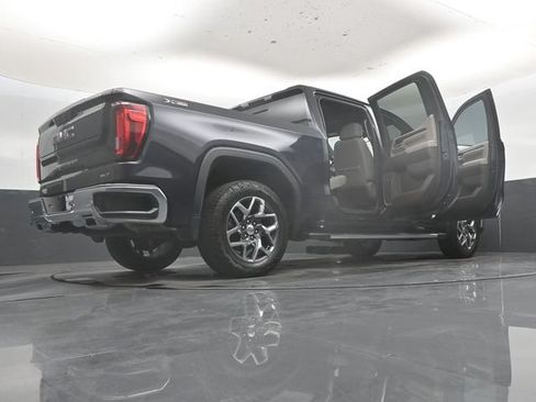 Used 2022 GMC Sierra 1500 SLT AWD/4WD image 59