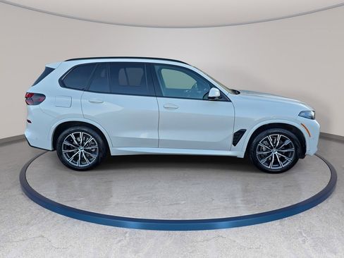 Used 2025 BMW X5 xDrive40i AWD/4WD image 5