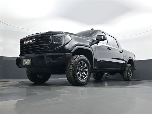 Used 2025 GMC Sierra 1500 AT4X image 21