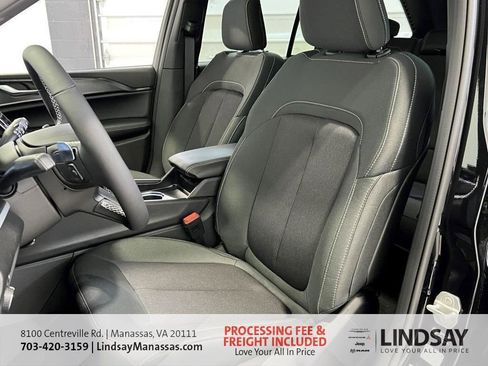 New 2025 Jeep Grand Cherokee Laredo X w/ Luxury Tech Group I image 18