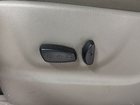 Used 2006 Dodge Grand Caravan SXT image 17