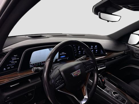 Used 2021 Cadillac Escalade Premium Luxury RWD image 11