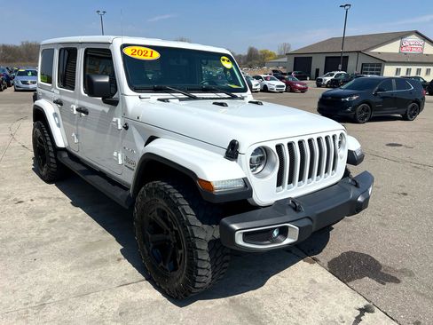 Used 2021 Jeep Wrangler Unlimited Sahara image 3
