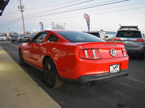 Used 2012 Ford Mustang Coupe image 4