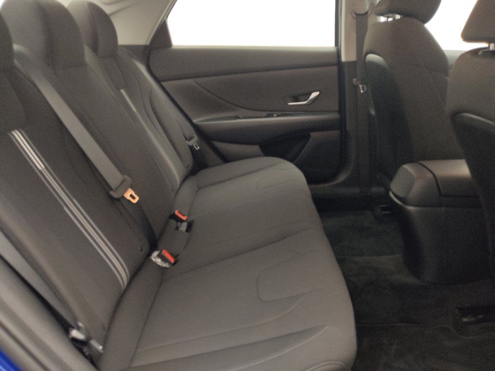 Used 2023 Hyundai Elantra SEL FWD image 19