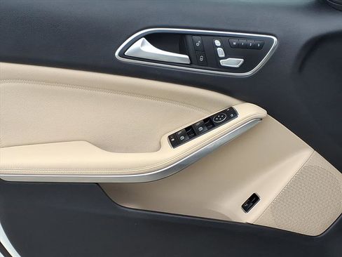 Used 2019 Mercedes-Benz GLA 250 4MATIC image 16