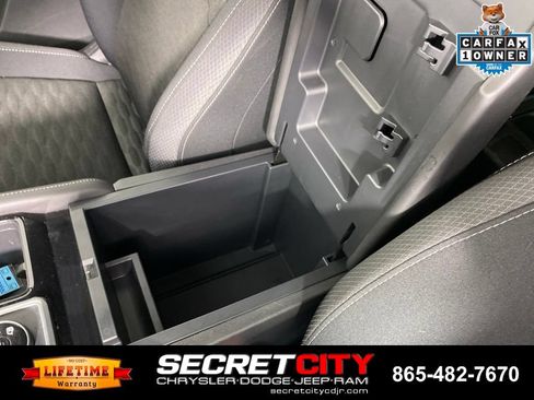 Used 2024 Nissan Pathfinder SV w/ SV Premium Package AWD/4WD image 21