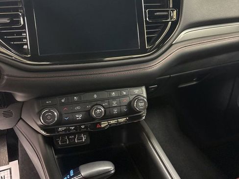 Used 2024 Dodge Durango GT image 12