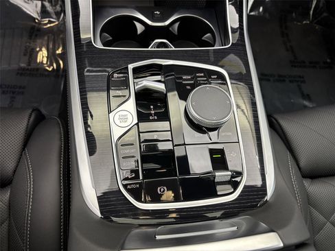 New 2026 BMW X7 xDrive40i w/ M Sport Package image 23