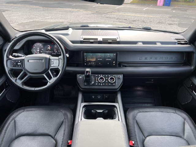 Used 2024 Land Rover Defender 110 X-Dynamic SE AWD/4WD image 36